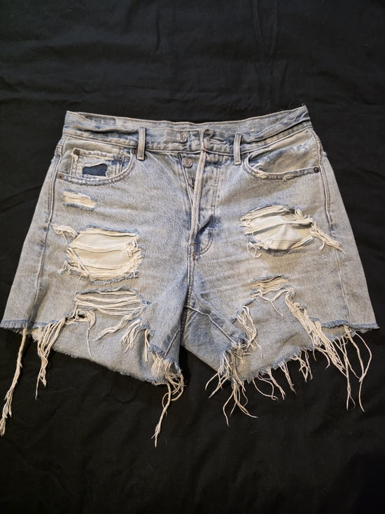 American Eagle Outfitters Pants - American Eagle Outfitters Light Wash Distressed Denim Shorts Size 6